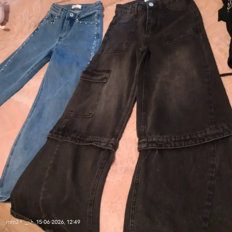 Pantalones de mezclilla azul y negro - 2
