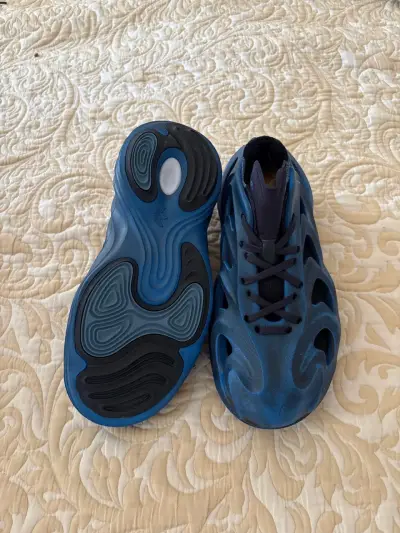 Zapatillas AdiFom COS Quake. - miniatura 1