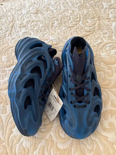 Zapatillas AdiFom COS Quake. - miniatura 3