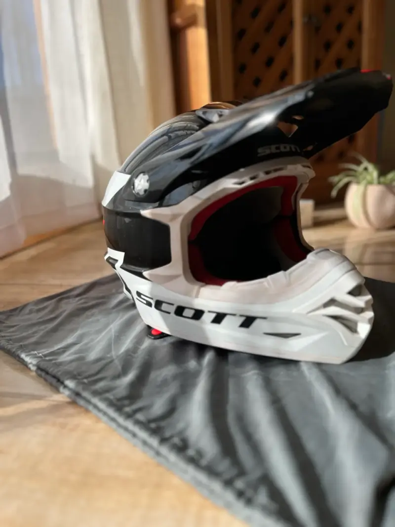 Casco motocross Scott blanco y negro - 1