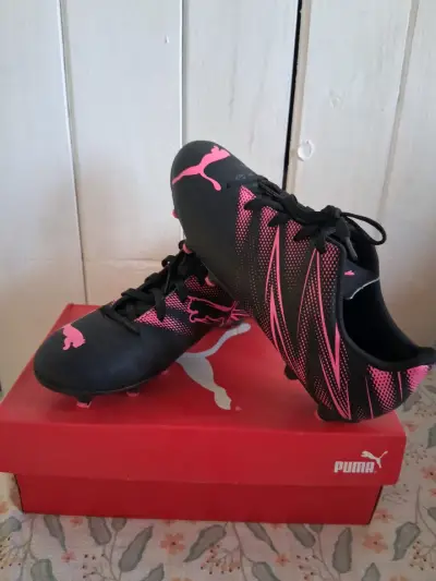 Zapatillas fútbol negras y rosas - miniatura 2