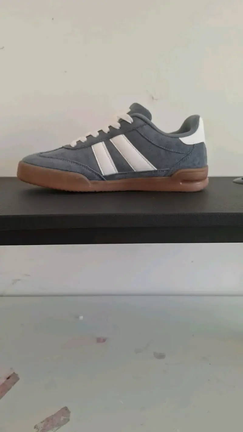 Zapatillas deportivas gris y blanco - 4