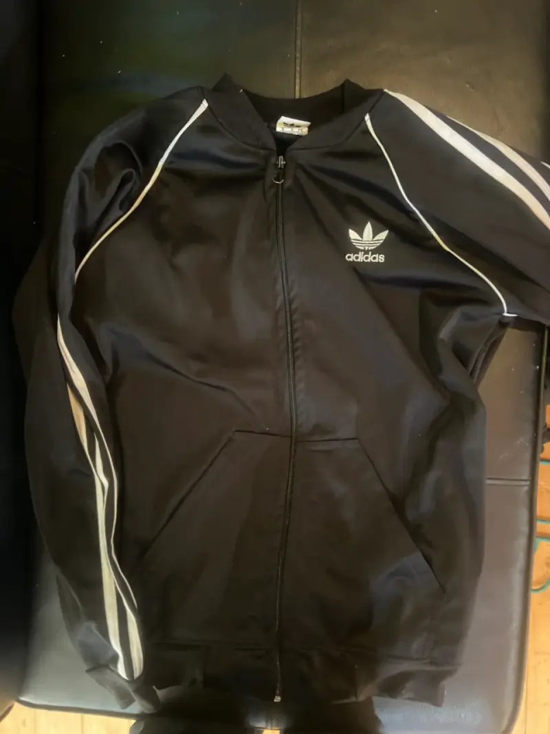 Chaqueta deportiva negra Adidas