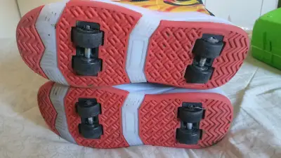 Zapatillas deportivas negras con detalles - miniatura 3