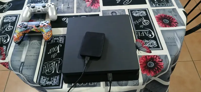 Consola PS4 con dos controles + lote de juegos - 3