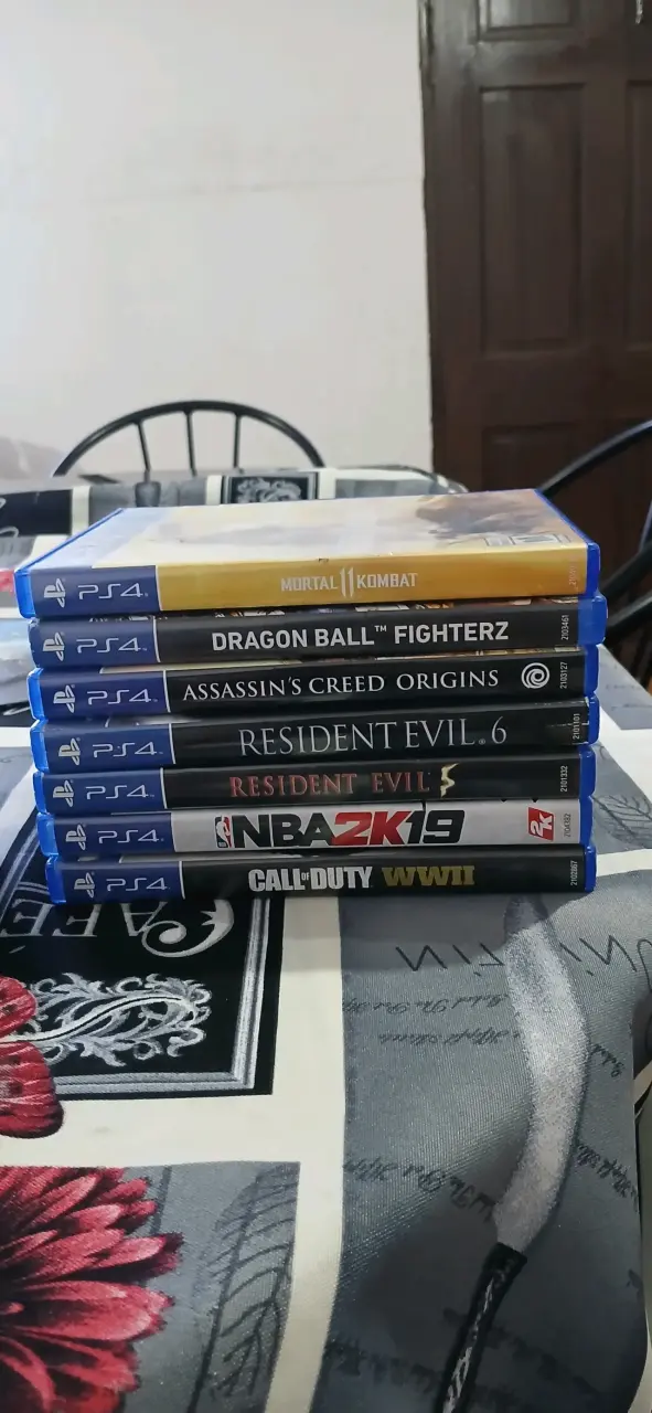 Consola PS4 con dos controles + lote de juegos - 4