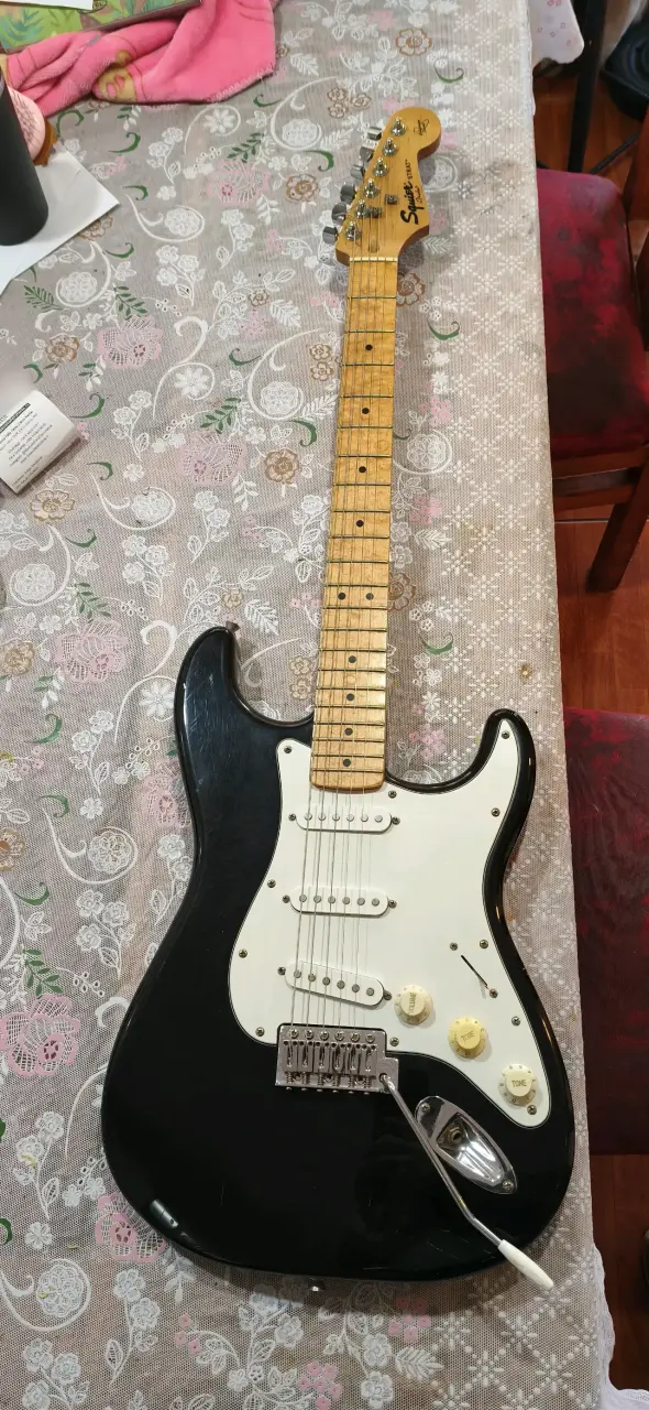 Guitarra Electrica Fender Squier Strat - 1