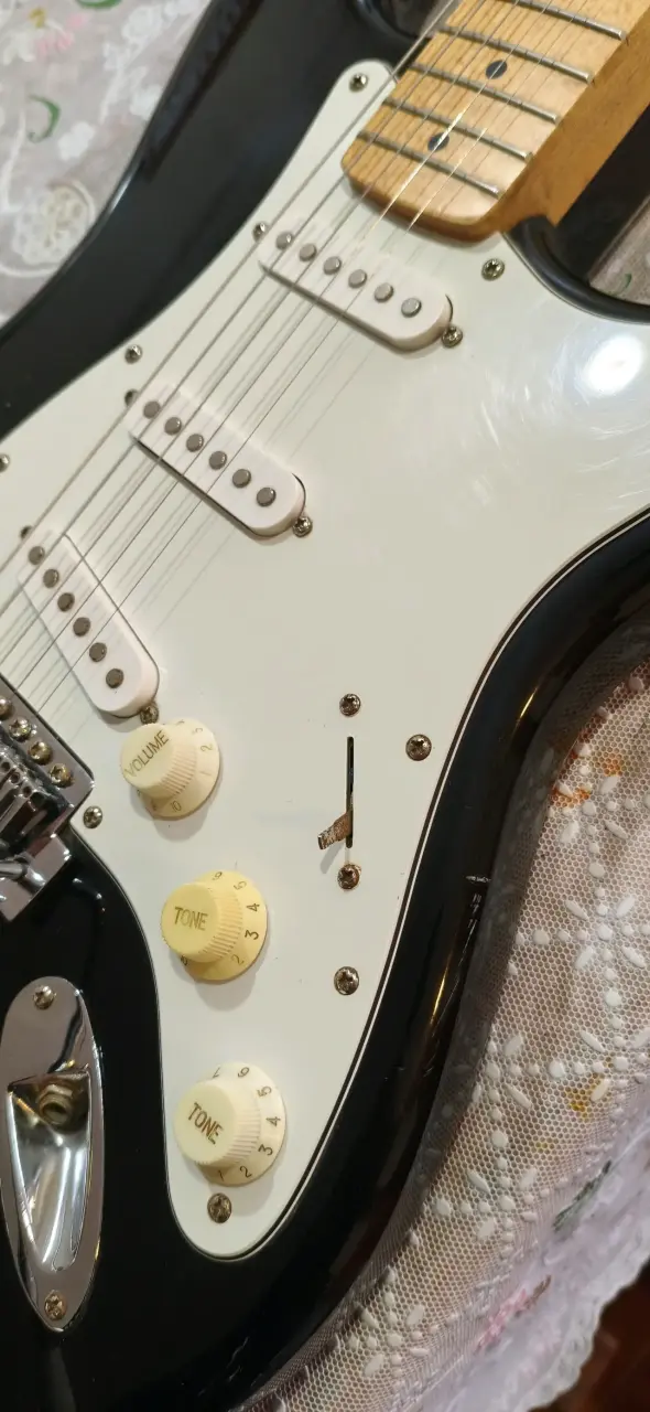 Guitarra Electrica Fender Squier Strat - 2