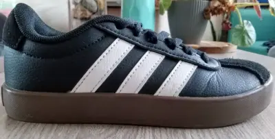 Zapatillas Adidas niño (un uso) - miniatura 1