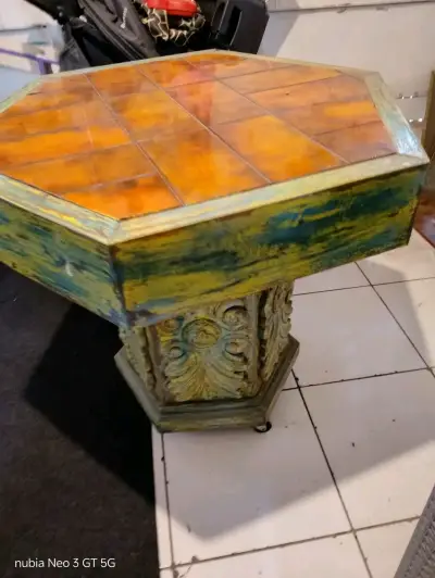 Mesa de madera octagonal - miniatura 1