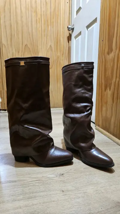 Botas largas de cuero café - miniatura 1