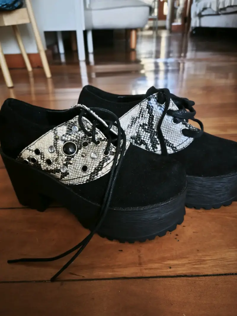 Zapatos negros con plataforma - 1
