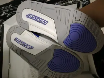 Zapatillas Jordan grises y moradas - miniatura 1