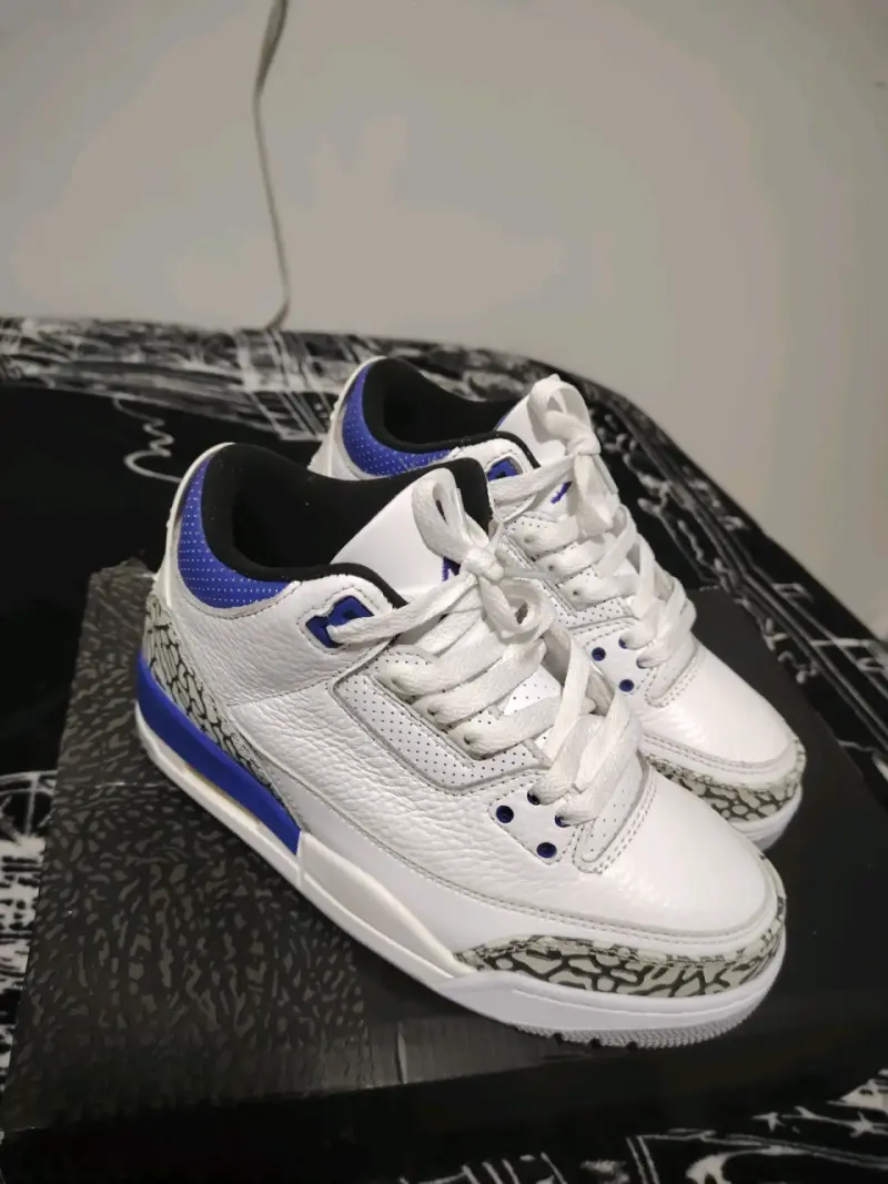Zapatillas Jordan grises y moradas - 2