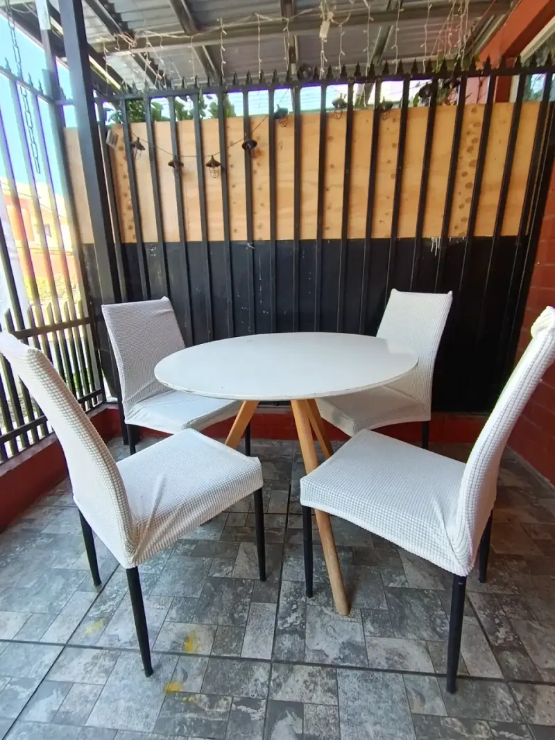Juego de comedor redondo 4 sillas - 3