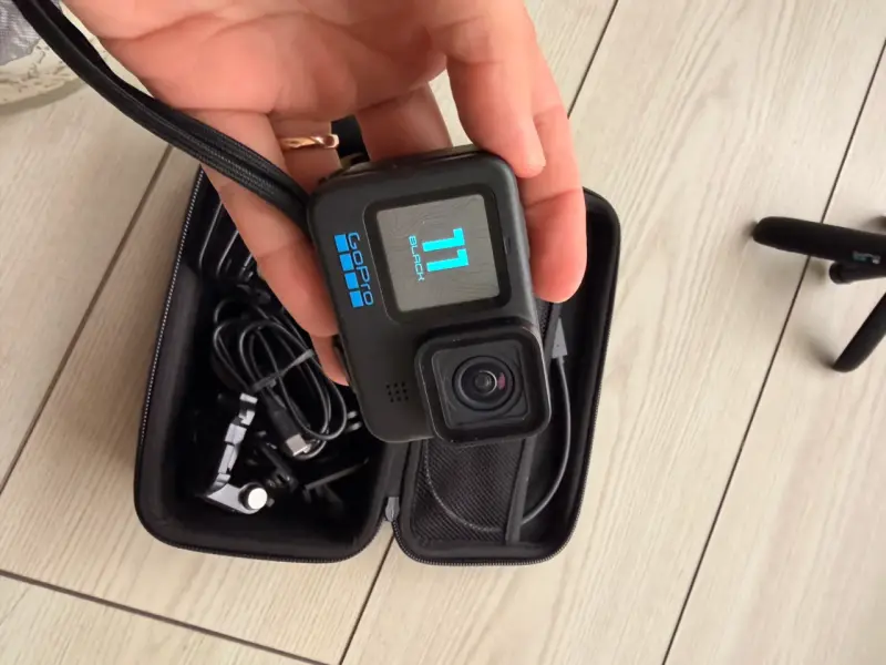 GoPro 11  Black + Accesorios - 4