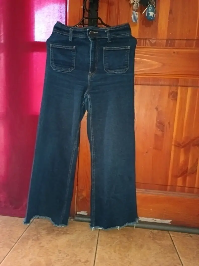 Jeans azul oscuro acampanados - 1