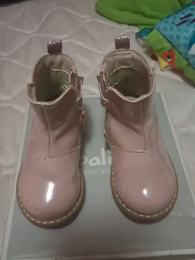 Botines rosados para niña - miniatura 1
