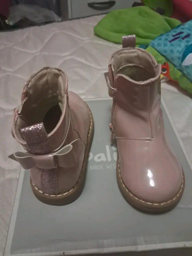Botines rosados para niña - 2