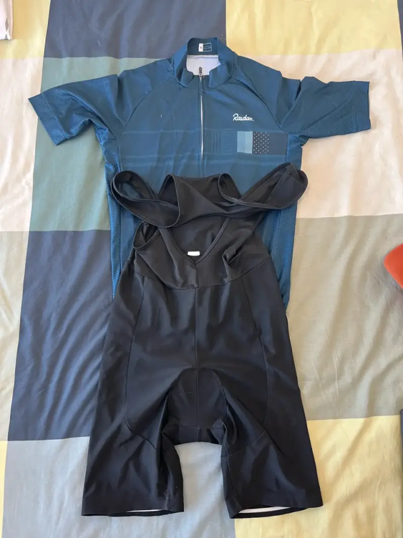 Conjunto de ciclismo azul y negro - 1