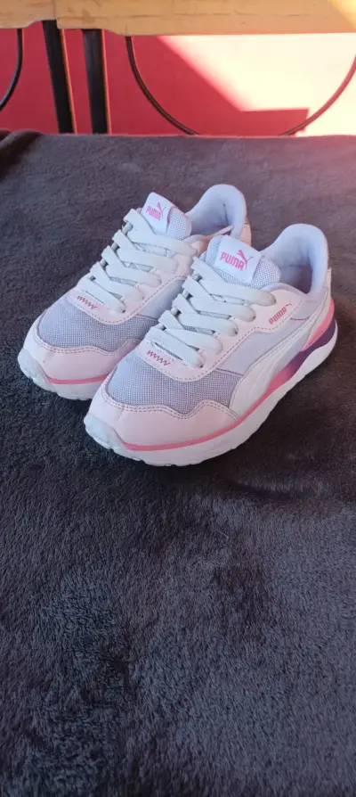 Zapatillas puma niña blancas y rosas - miniatura 1