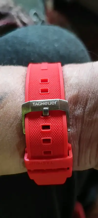Reloj de pulsera deportivo rojo - miniatura 3