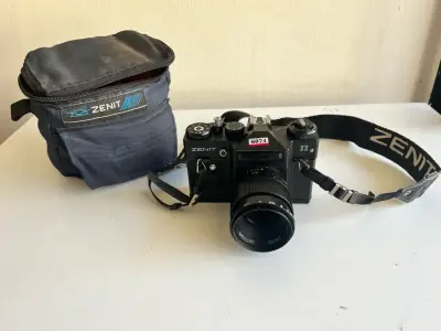 Cámara Zenit 11  con estuche - miniatura 1