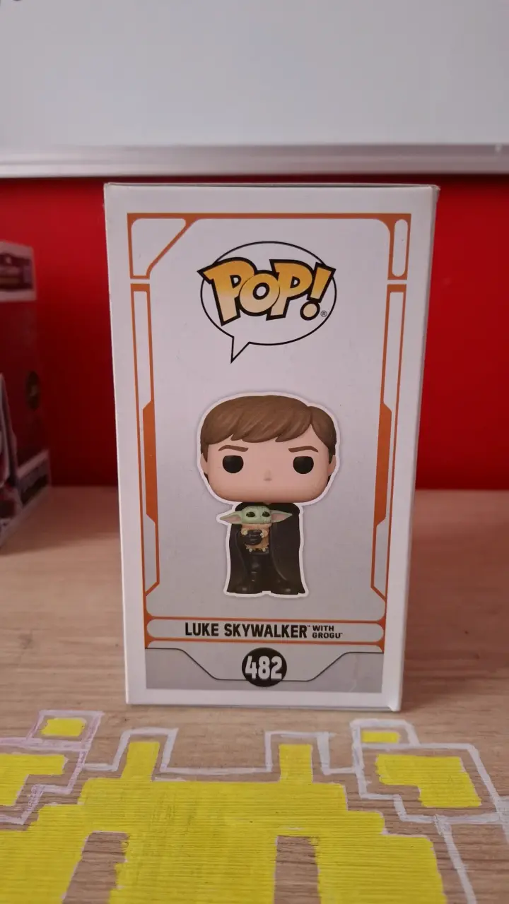 Funko Pop Luke Skywalker con Grogu - 4
