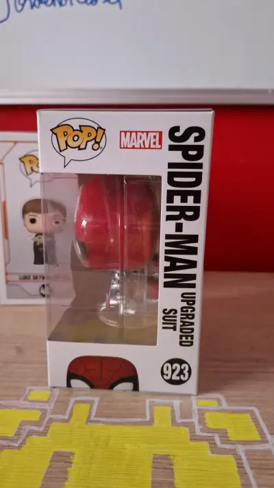 Funko Pop Spider-Man 923 - miniatura 2