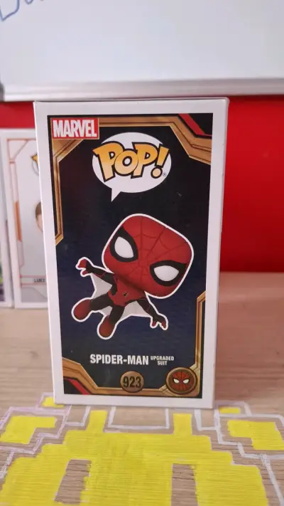 Funko Pop Spider-Man 923 - miniatura 4