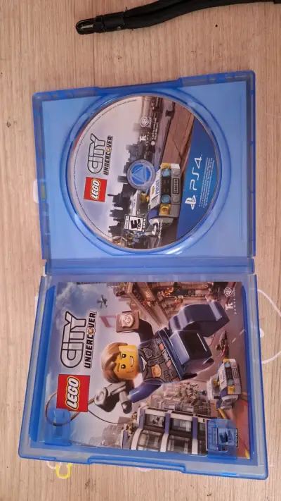 Juego PS4 Lego City Undercover - miniatura 3