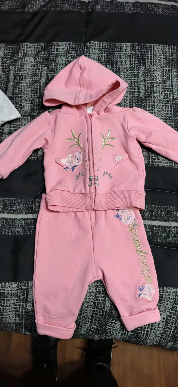 Enterito bebé rosa peludo - 2