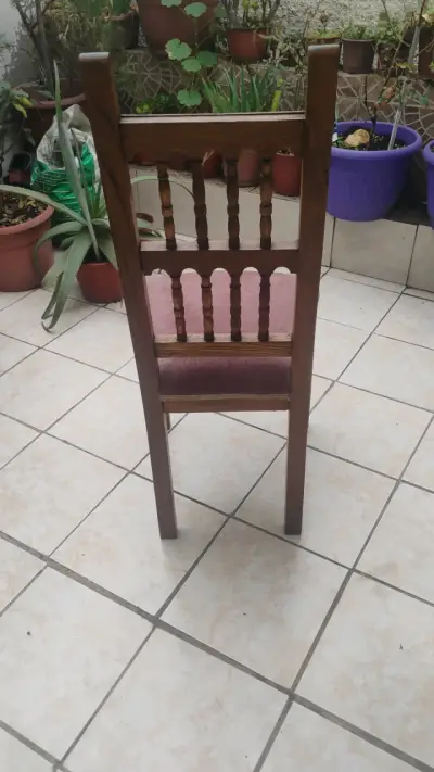 Silla de madera clásica - miniatura 1