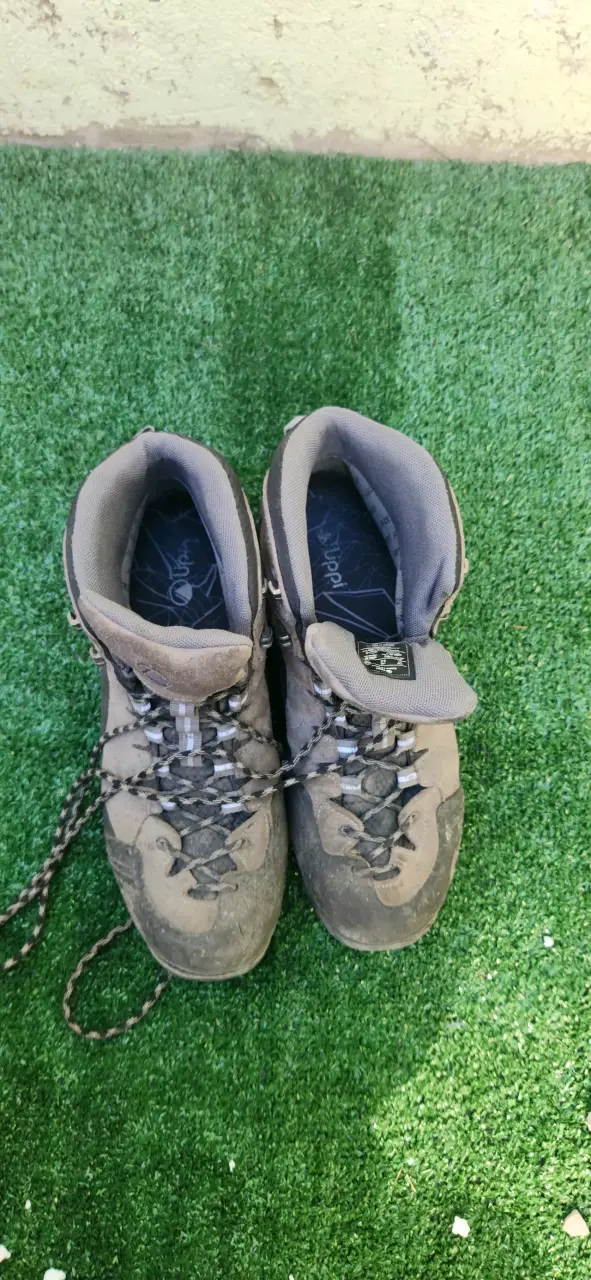 Bototos de trekking o trabajo - 1