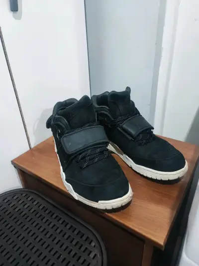 Zapatillas negras Nike - miniatura 2
