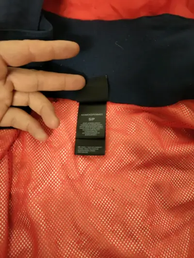 Chaqueta con capucha azul marca "the North face " - miniatura 3