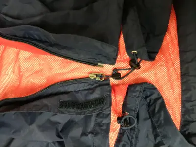 Chaqueta con capucha azul marca "the North face " - miniatura 5