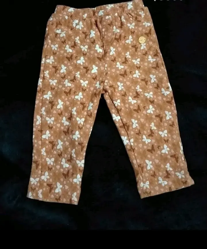 Pantalones estampados para niña
