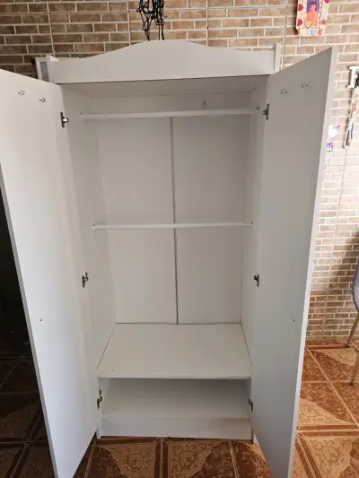 Armario blanco de madera - miniatura 2