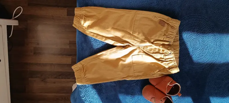 Pantalones mostaza para niño - 1