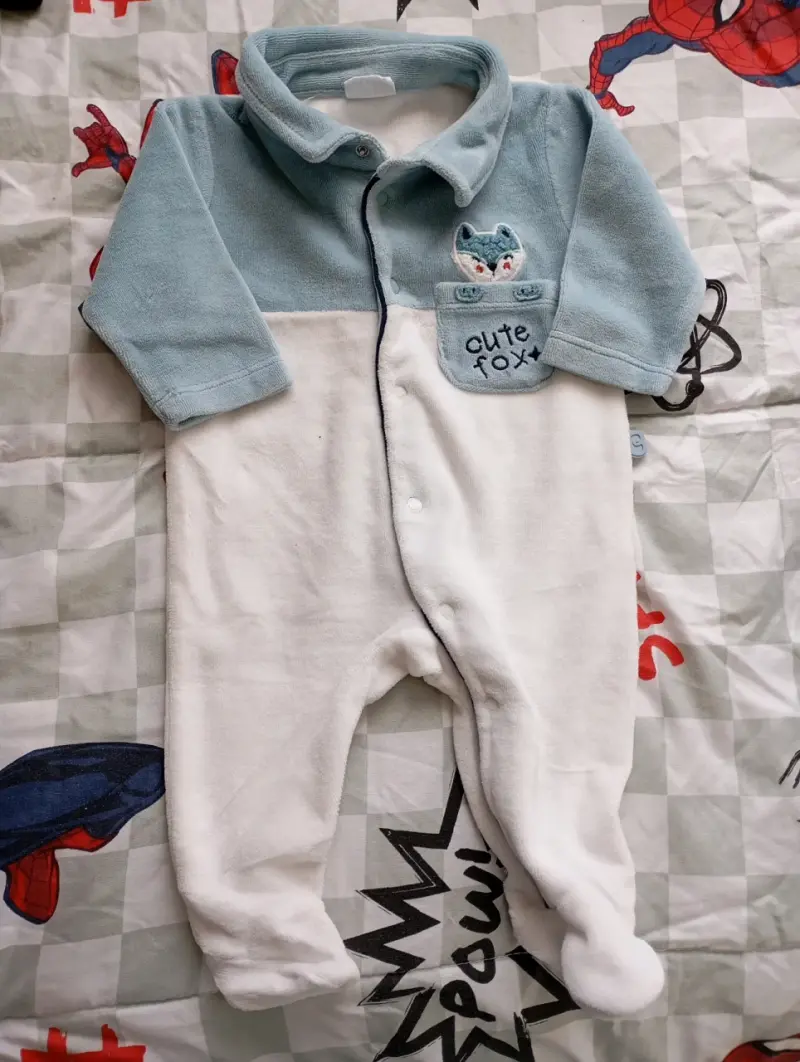 Pijama enterito bebé celeste y blanco - 1