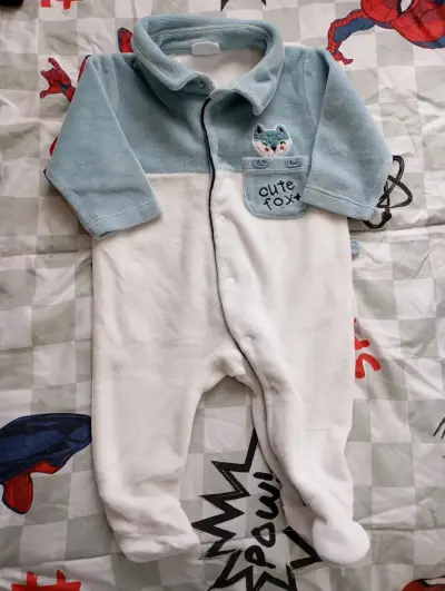 Pijama enterito bebé celeste y blanco - miniatura 1