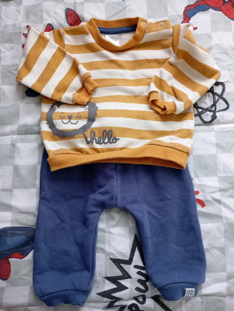 Conjunto de bebé a rayas - 1