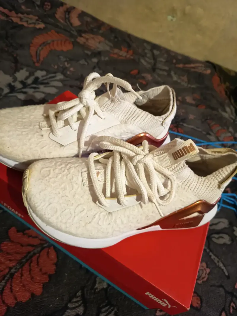 Zapatillas blancas deportivas Puma - 1