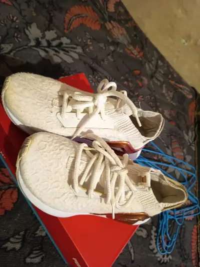 Zapatillas blancas deportivas Puma - miniatura 3