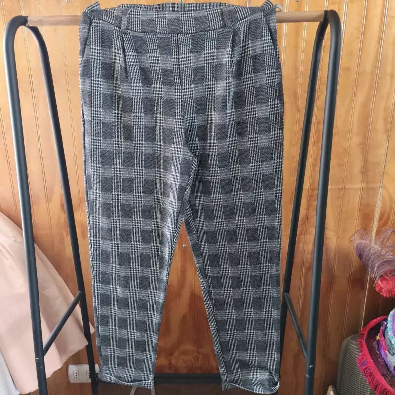 Pantalones de cuadros grises - 1