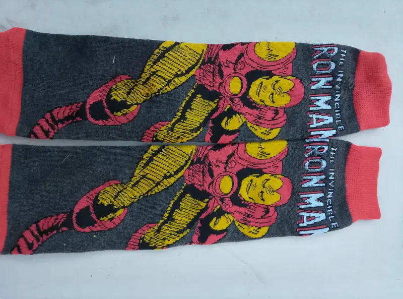 Calcetines grises Hulk e  Ironman - 2