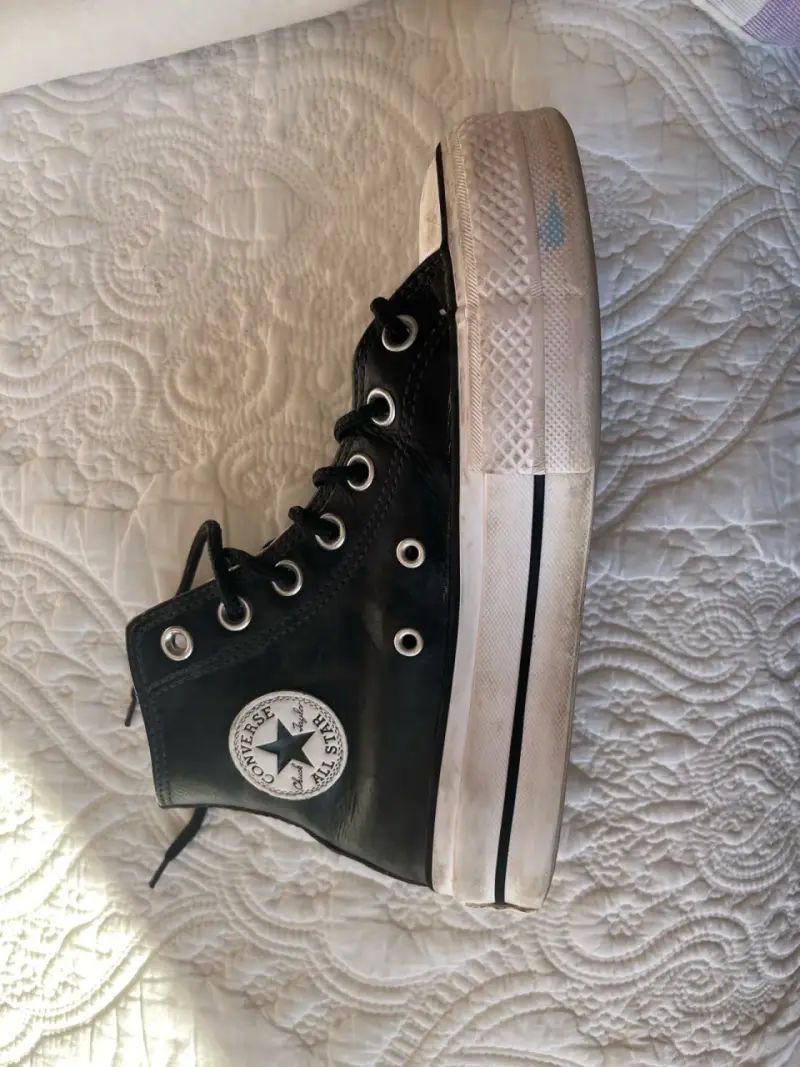 Zapatillas negras Converse altas - 1