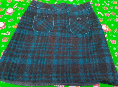 Falda escocesa azul y negra - miniatura 1
