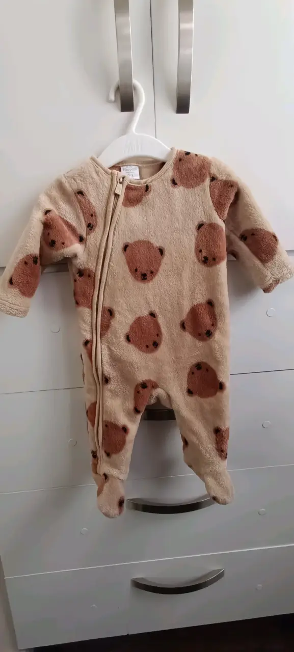 Pijama bebé con estampado de osos
